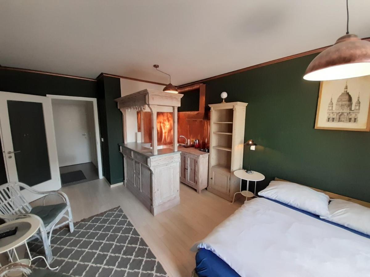 Entrez Radnica Appartement Košice Buitenkant foto