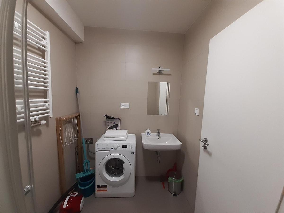 Entrez Radnica Appartement Košice Buitenkant foto